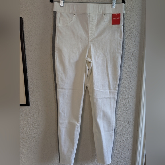 NWT SPANX White Pants with Gray Stripes Distressed Skinny Fit Pull On L Stretch - Picture 1 of 2